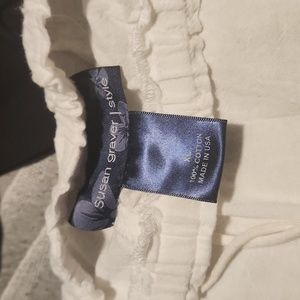 Susan graver white capris